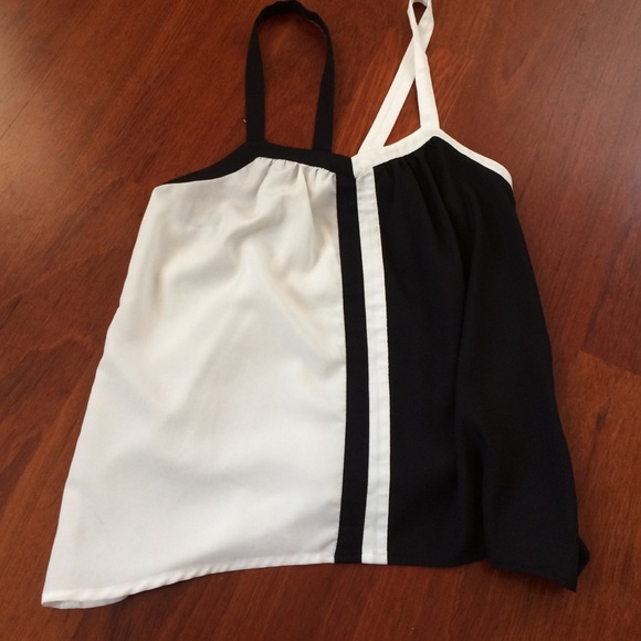 NWOT black and white tank