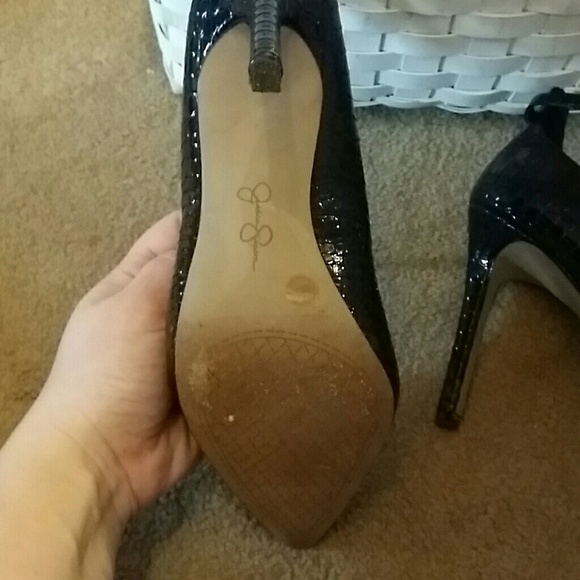 Heels - Picture 2 of 3