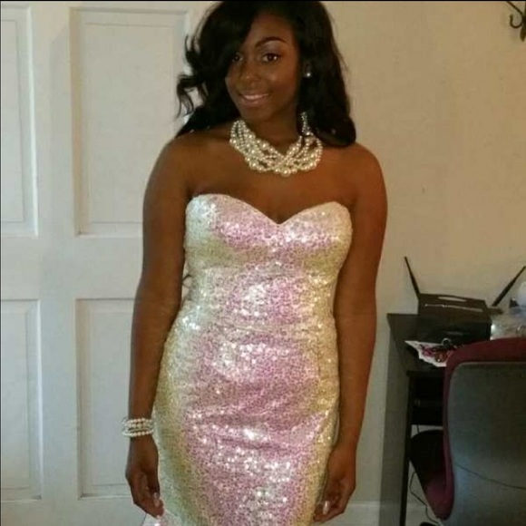 Prom - Picture 2 of 2