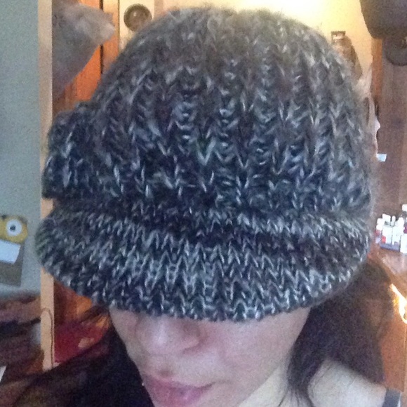 Knit hat - Picture 2 of 3