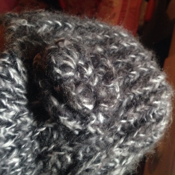 Knit hat - Picture 3 of 3