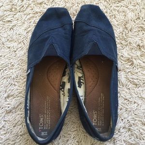 TOMS slip on shoes