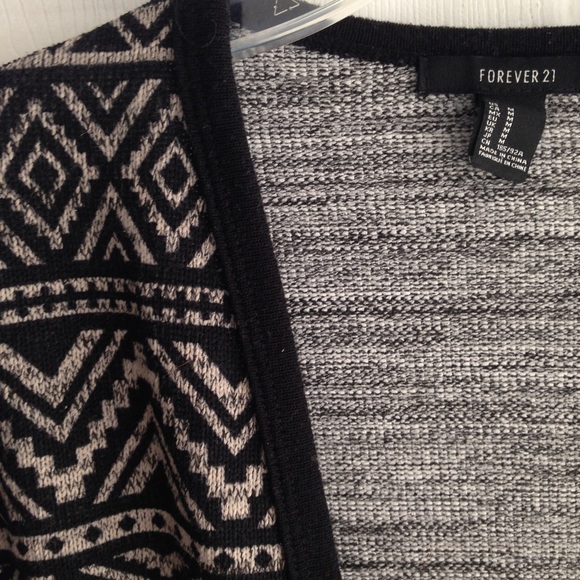 Tribal pattern cardigan sweater. - Picture 2 of 2