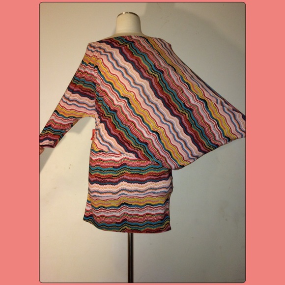 Snap Asymmetrical sleeve Tunic/ Top Size Medium