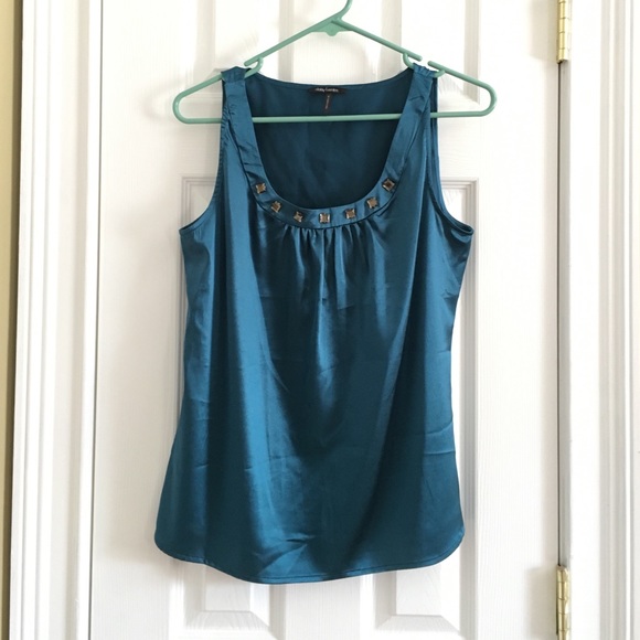 Daisy Fuentes Tops - Beautiful Blue Blouse with Gray Crystal Accents Daisy Fuentes Tops - Beautiful Blue Blouse with Gray Crystal Accents