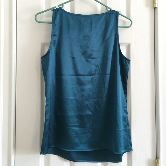 Daisy Fuentes Tops - Beautiful Blue Blouse with Gray Crystal Accents Daisy Fuentes Tops - Beautiful Blue Blouse with Gray Crystal Accents