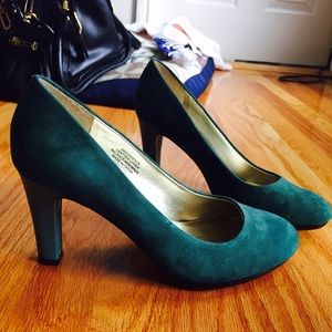 ‼️ Anne Klein suede heels