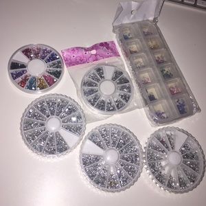 Nail Art Rhinestones.