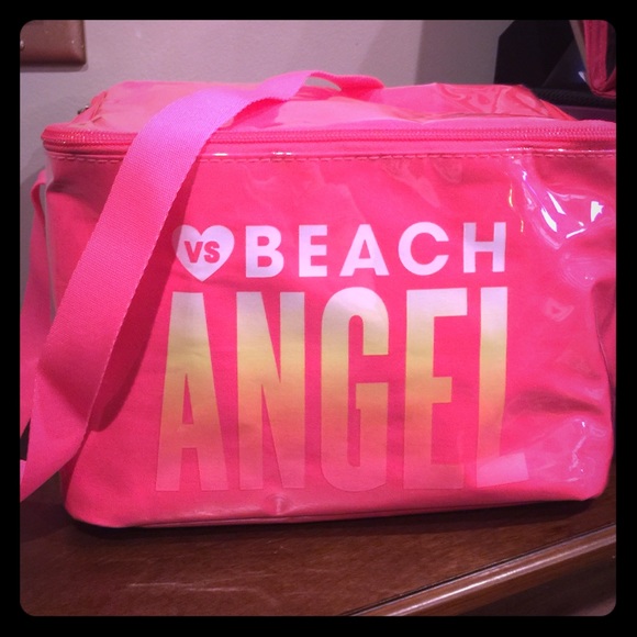 Vs beach angle insulated tote