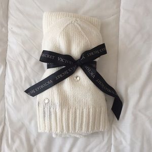 Victoria's Secret hat and infinity scarf set