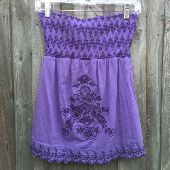 Boho chic embroidered strapless top