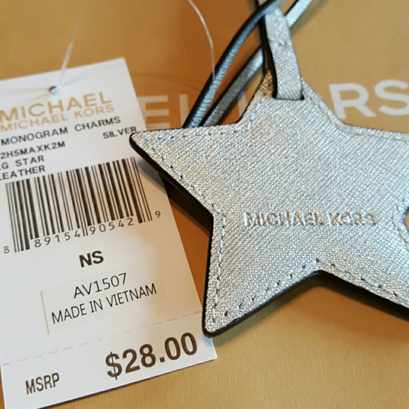 🔴SOLD!🔴 NWT MICHAEL KORS | STAR CHARM - Picture 2 of 4