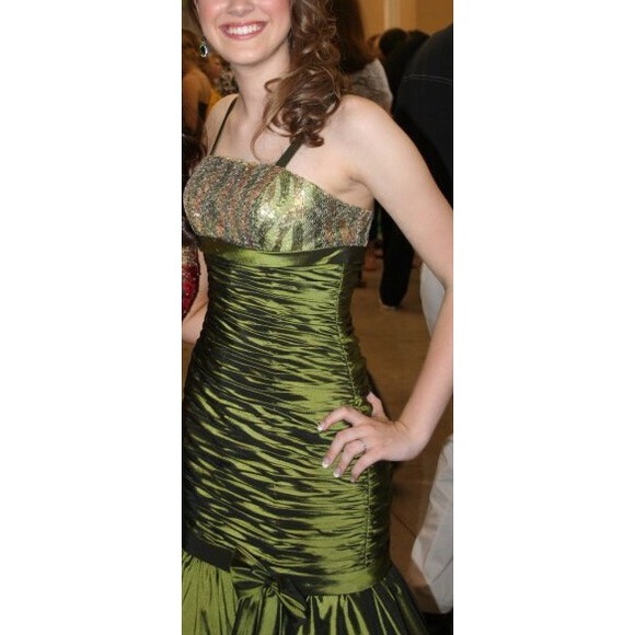 Kiss Kiss prom dress 😍