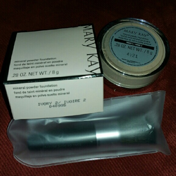 Ivory 2 Mary Kay mineral Foundation