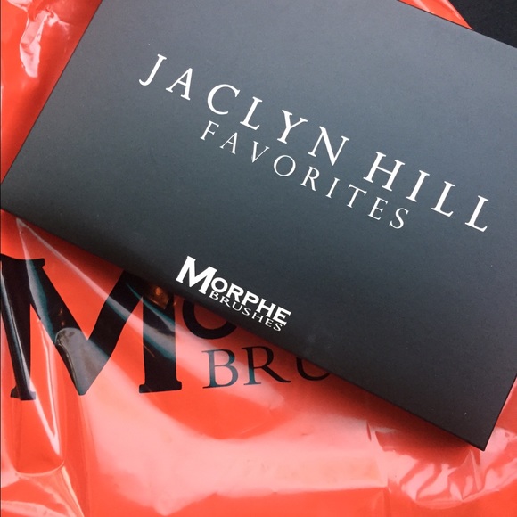 (SOLD)Jaclyn hill favorites palette!