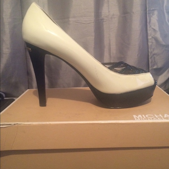 Michael kors pump