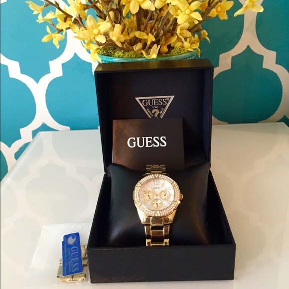 Gold-tone Stainless Steel - Guess watch 🌸🌸