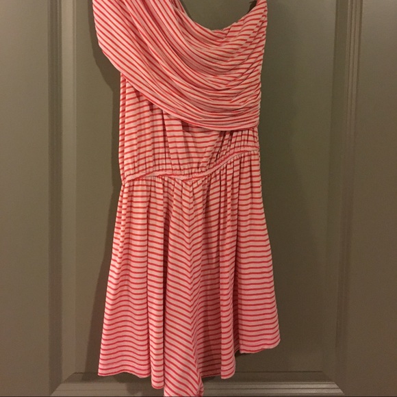 Adorable romper! - Picture 3 of 4