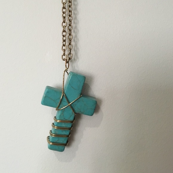 Turquoise and his long accent necklace