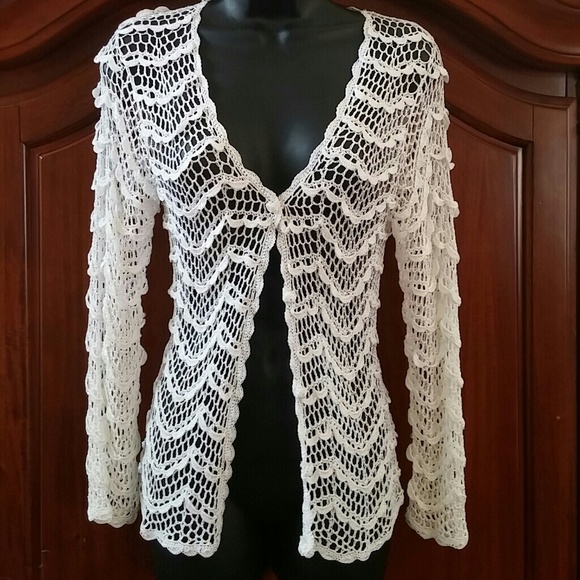 Cache crocheted sweater