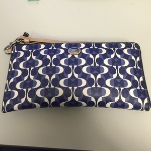 Coach Multifunction XL Wallet Wristlet