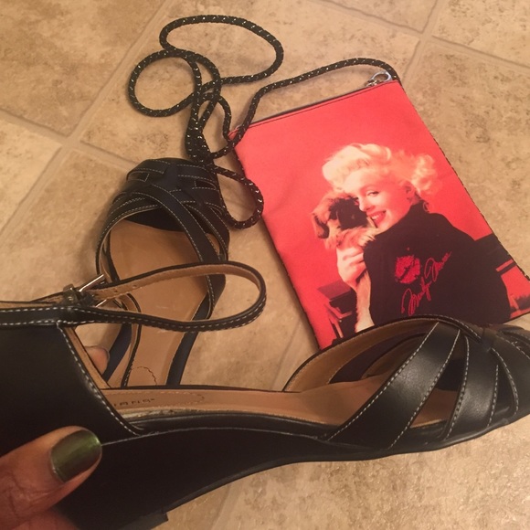 Black shoes - Picture 4 of 4