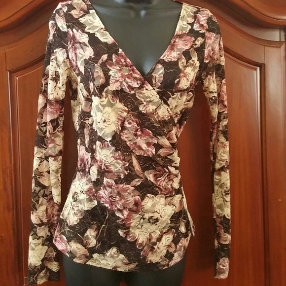 Cache dressy lace vneck blouse