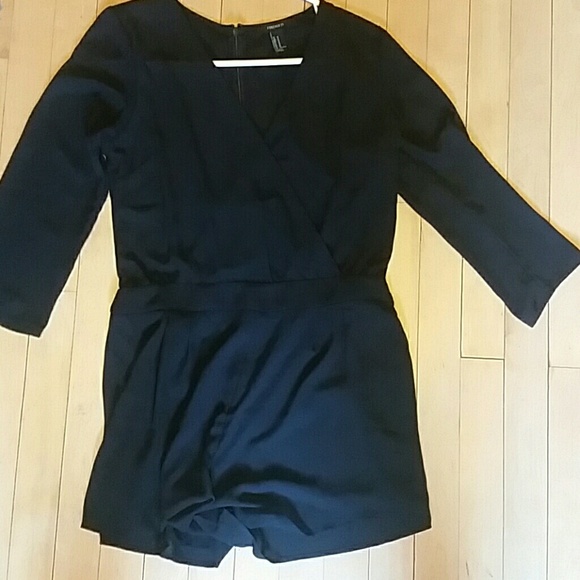 Black 3/4 sleeve romper