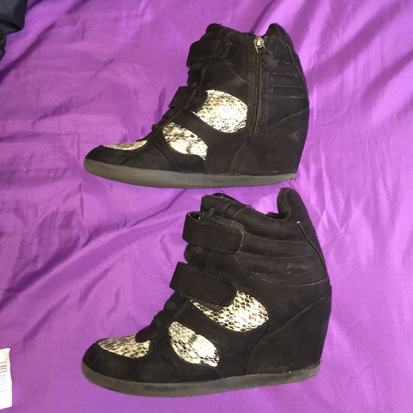 Vera wang sneaker wedges - Picture 1 of 3