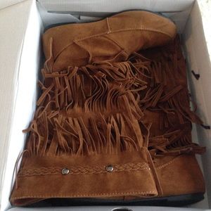 Lady's boots size 8