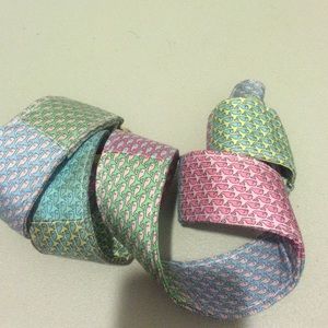Vineyard vines belt