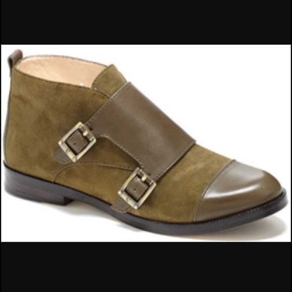 Vince Camuto signature talon shoe. - Picture 4 of 4