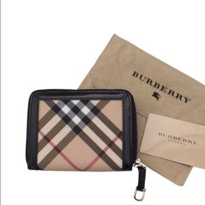 Burberry Classic Zipper wallet