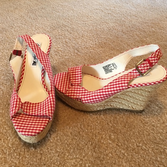 Red and White Checkered Wedges!