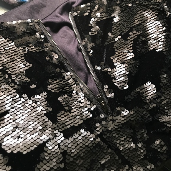 ⭐️ 5 STAR RATING ⭐️ sequence/velvet fully lined - Picture 7 of 8