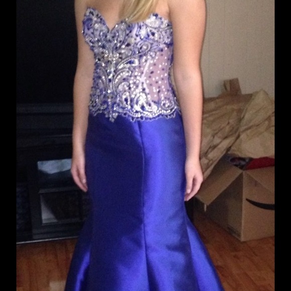 Blue prom dress