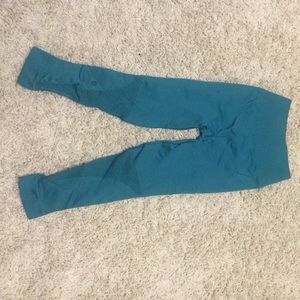 Lululemon athletica teal zone-in crop