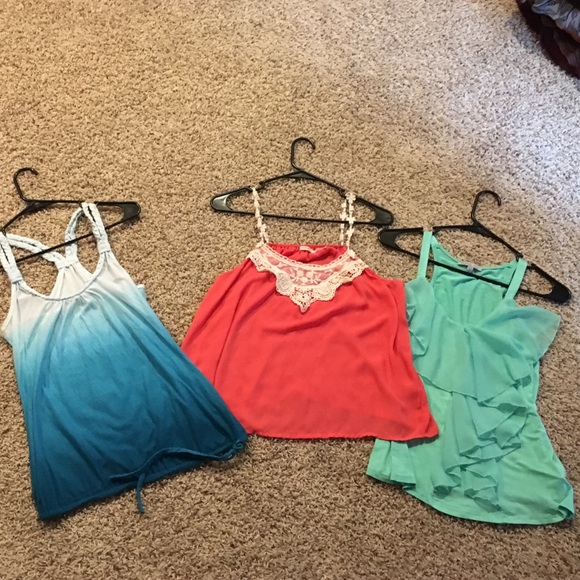 Lot of charolette russe tanks - Picture 1 of 1