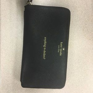 Like new, Kate spade travel Wallet
