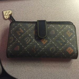 Dooney&Bourke Large Wallet