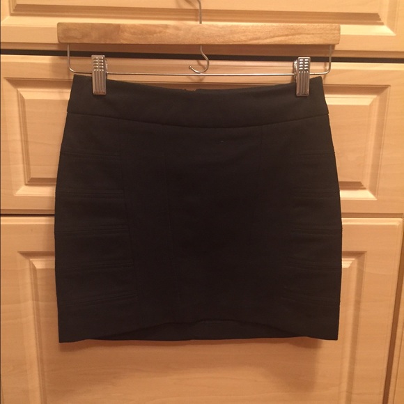 Black skirt - never worn - Picture 1 of 2