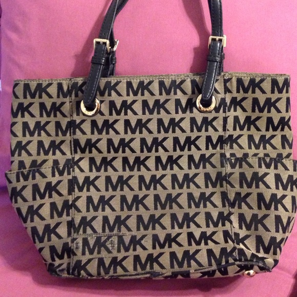Black MK purse