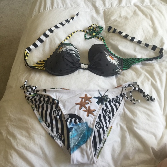 Volcom bathing suit