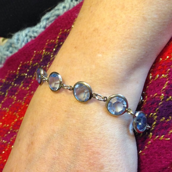 Crystal Necklace, bracelet and earring set - Picture 4 of 4