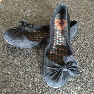 Black rocket dog flats