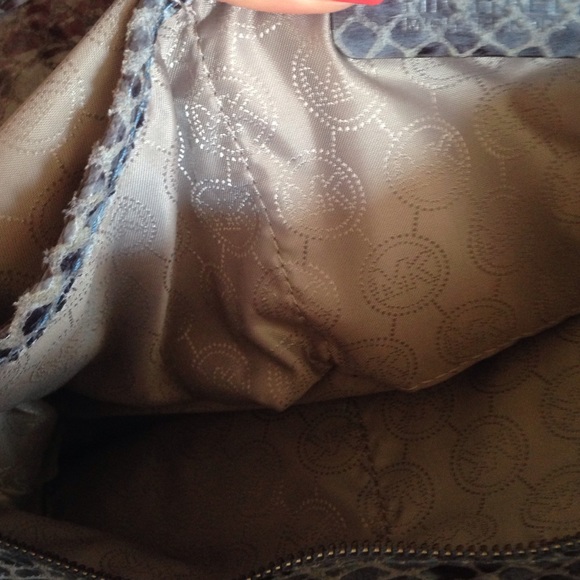 Used - Picture 3 of 3