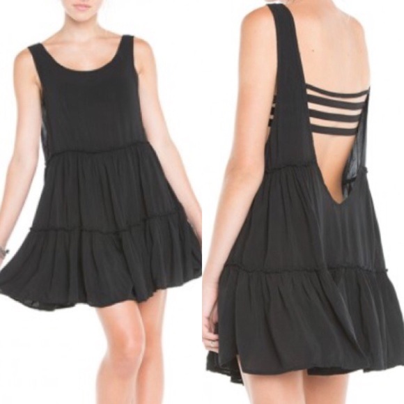 Brandy Melville Dresses & Skirts - Brandy Melville Tiered Ruffle Dress
