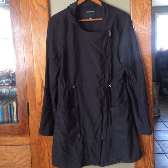 NWOT Maurices light hooded jacket size medium