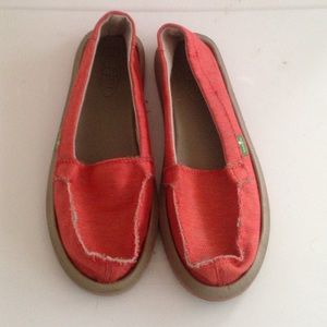 Sanuk shoes