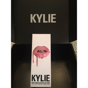 Kylie Lip Kit in Koko K!